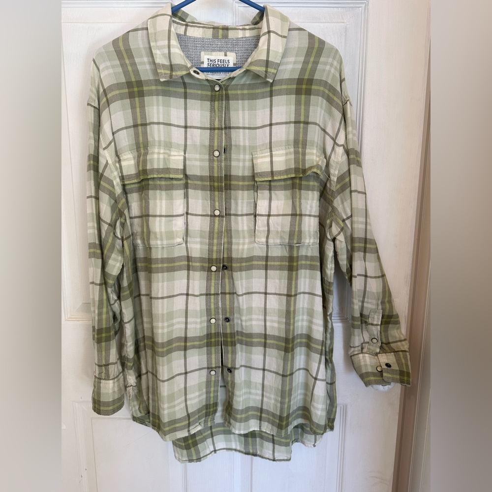 AE flannel top, snaps